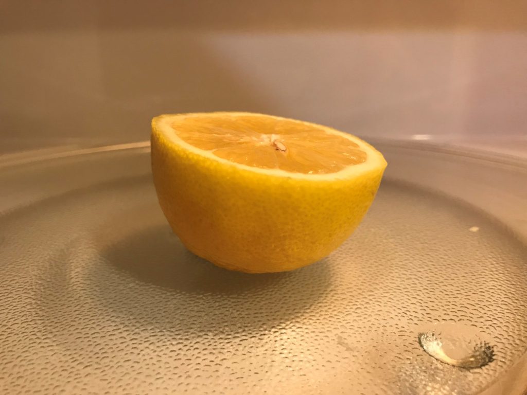 A lemon to clean